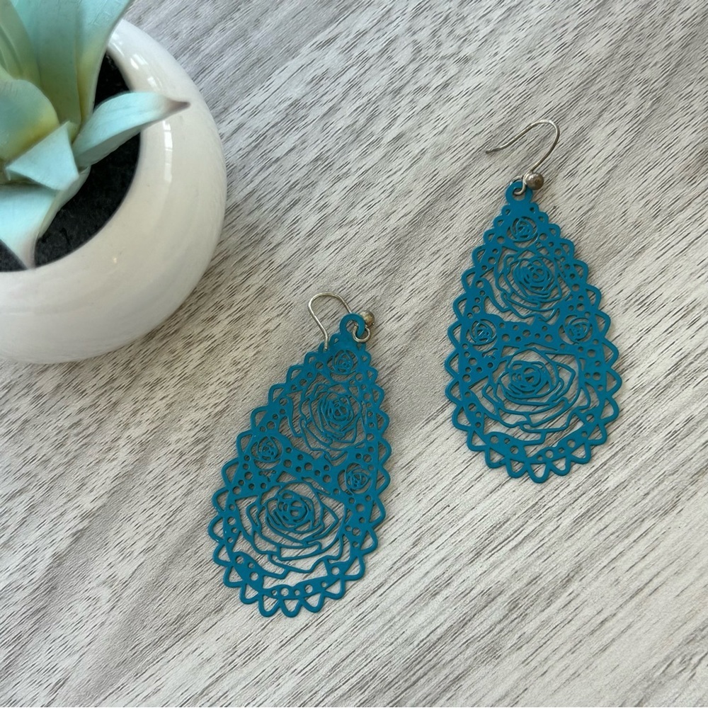 Lightweight Laser Cutout Filigree Teal Earrings